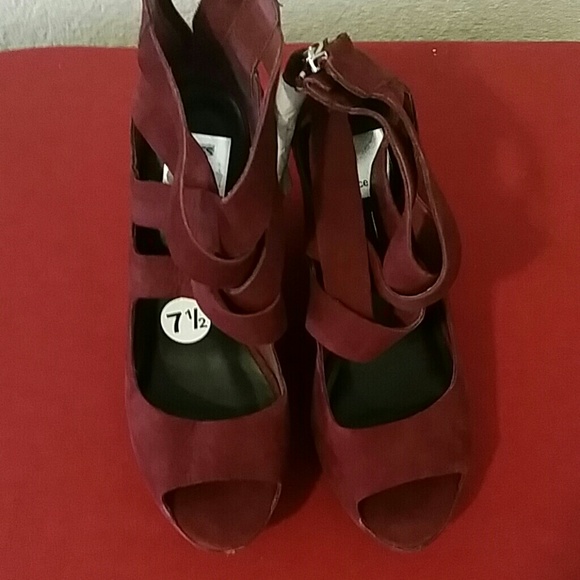 Dolce Vita suede wedges.