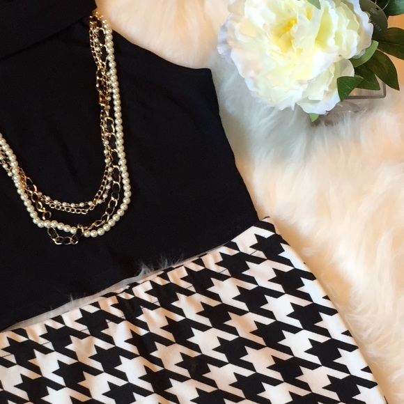 Houndstooth Skirt - Picture 1 of 4