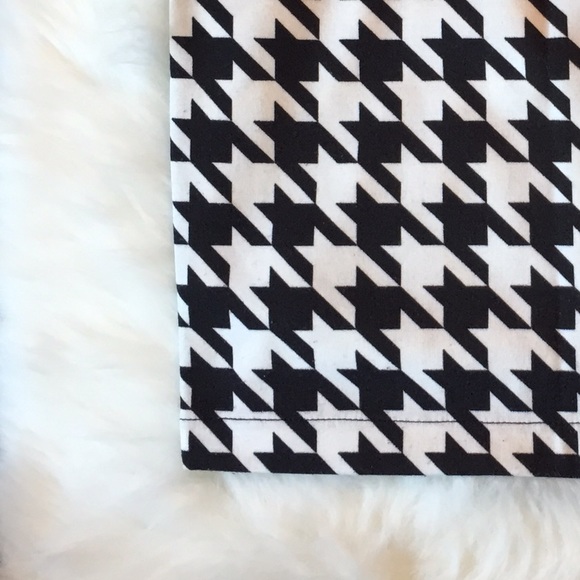 Houndstooth Skirt - Picture 3 of 4