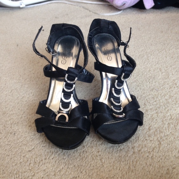 Black formal heels - Picture 1 of 2