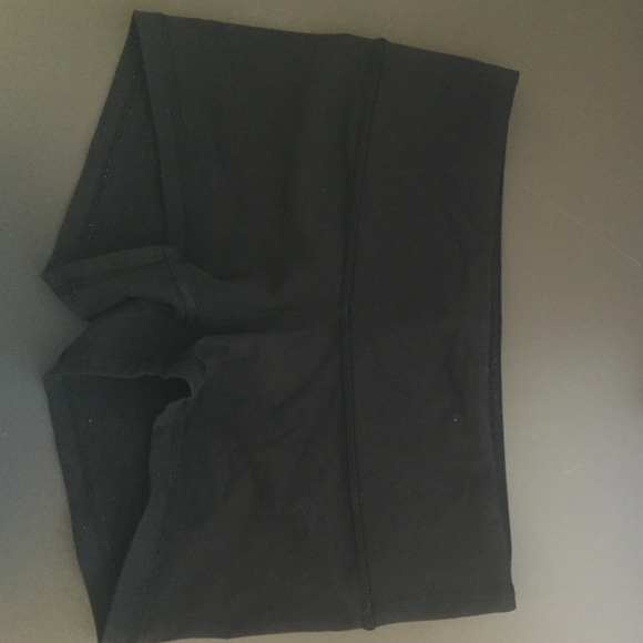 SOLD Lululemon black boogie short spandex - Picture 2 of 2