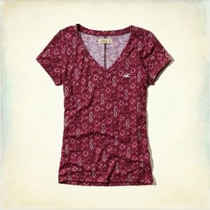 🚫SOLD Hollister Maroon V-Neck Essential tshirt!