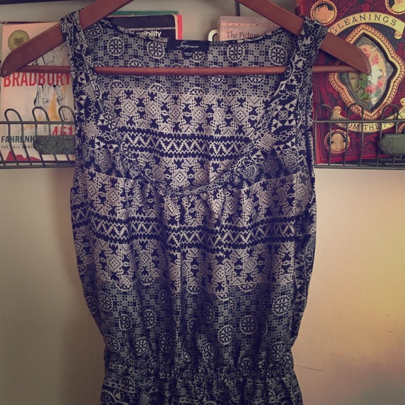 ❌❌SOLD❌❌Nordstrom Soprano beach cover up - Picture 1 of 4