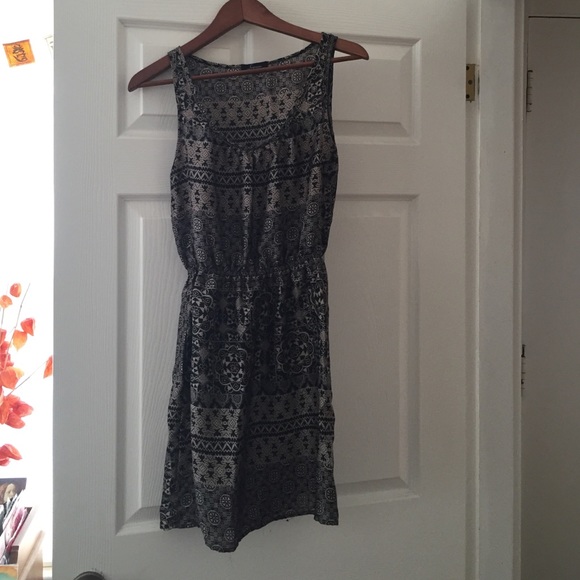 ❌❌SOLD❌❌Nordstrom Soprano beach cover up - Picture 2 of 4