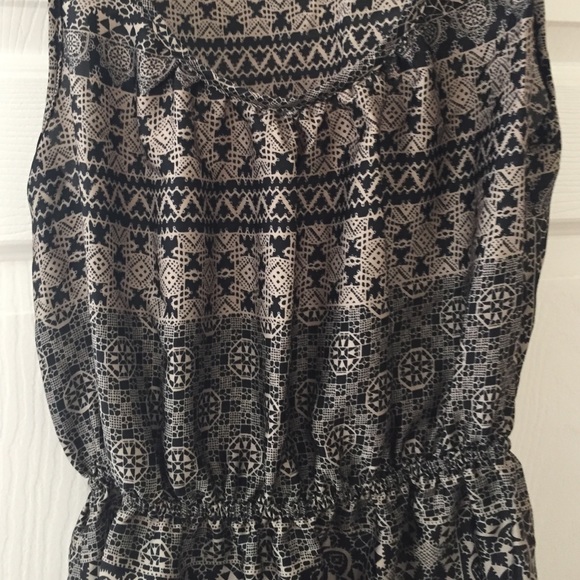 ❌❌SOLD❌❌Nordstrom Soprano beach cover up - Picture 3 of 4