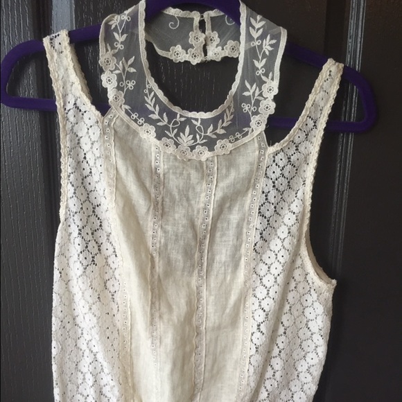 ✨REDUCED PRICE✨ Free People Open Back Lace Top