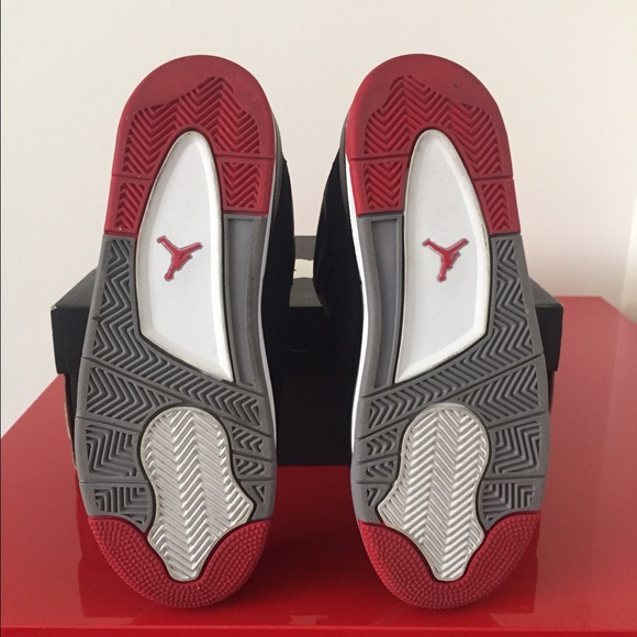 Air Jordan Retro 4 "Bred" - Picture 3 of 4