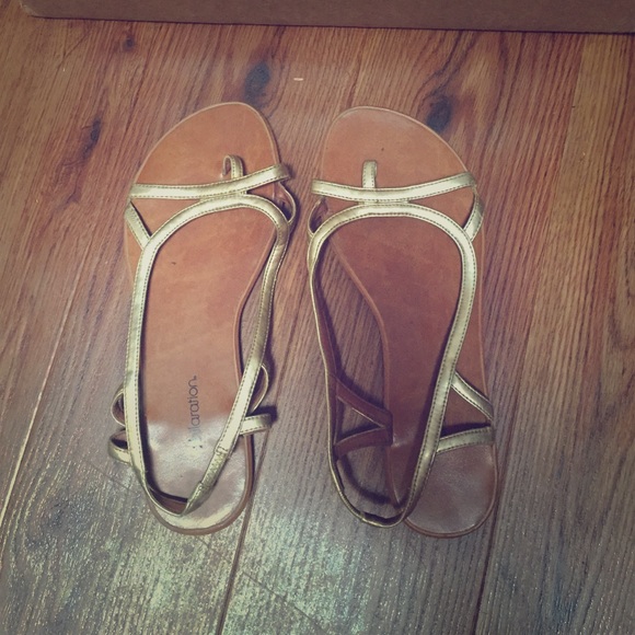 Gold Sandals 🌴☀️