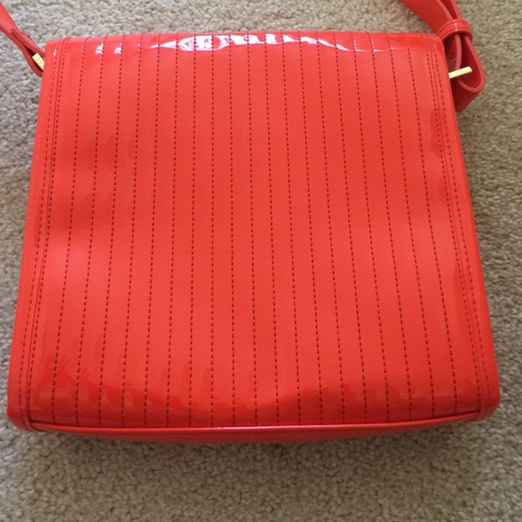 Ted Baker Orange patent crossbody bag - Picture 3 of 4