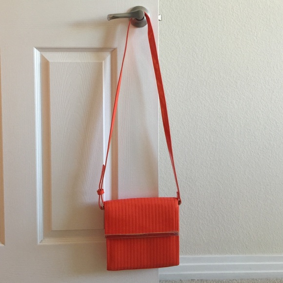 Ted Baker Orange patent crossbody bag - Picture 4 of 4