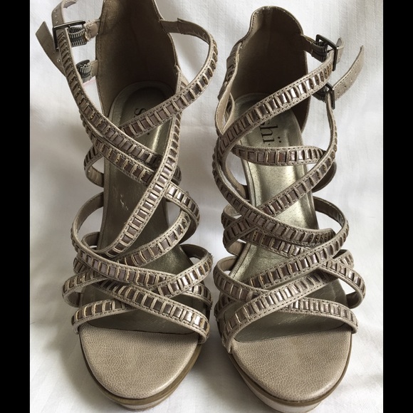 Shi ∼ Strappy Heel - Picture 1 of 4