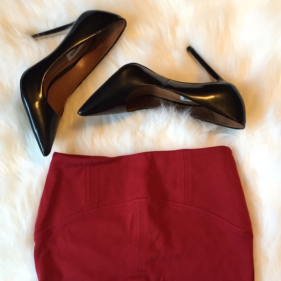 Red Skirt - Picture 3 of 4
