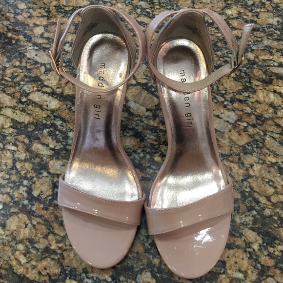 ⛔️SOLD⛔️ $50 🎉HP🎉 Classic Chic Party - Picture 2 of 4