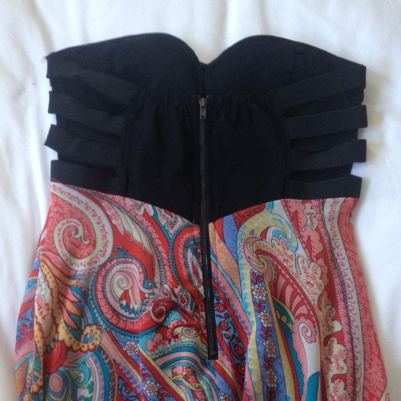 Dress - Picture 2 of 4