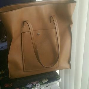 TRADED!!Cute Tan tote also have in black