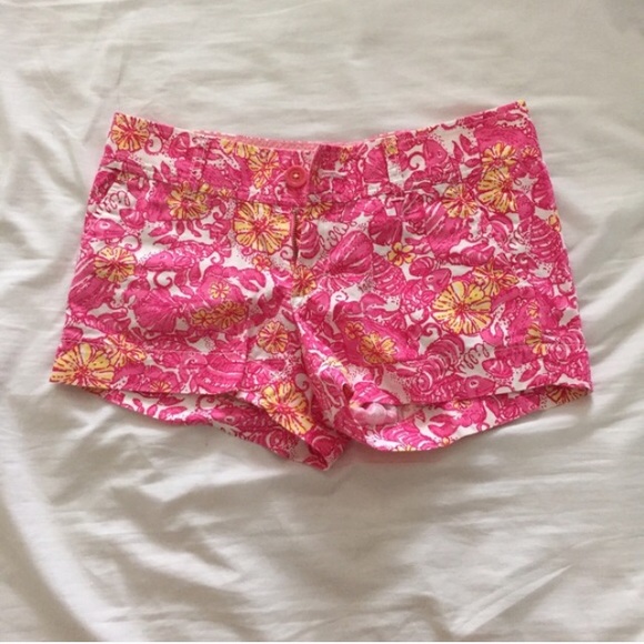 LILLY PULITZER: Walsh Short - White Chum Bucket