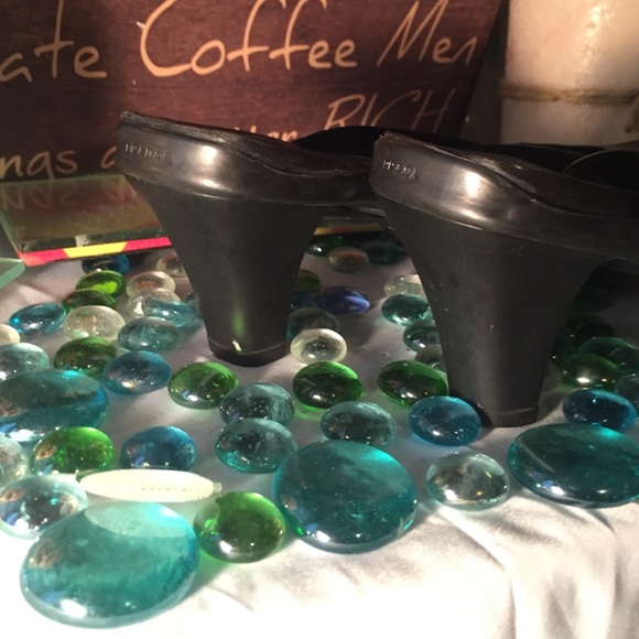 ❤️V-Day SALE❤️Authentic Prada Mules - Picture 4 of 4