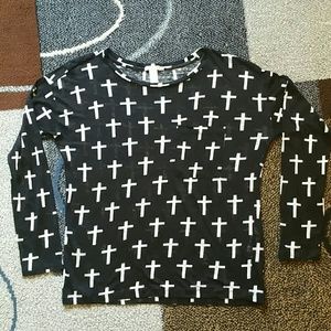 Forever 21 Long sleeve shirt. Forever 21 Long sleeve shirt.