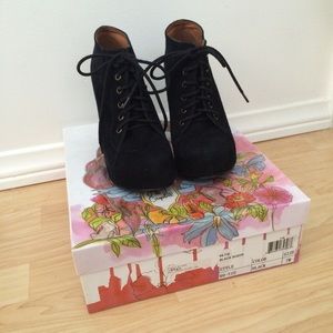 ✨ sold ✨ Jeffrey Campbell 99-tie suede wedges