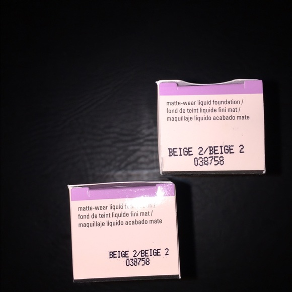 Mary Kay matte wear liquid foundation Beige 2 - x2