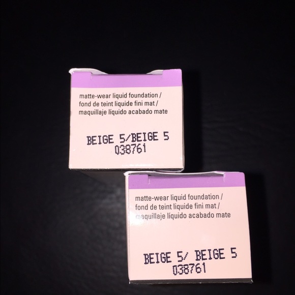 Mary Kay matte wear liquid foundation Beige 5- x2