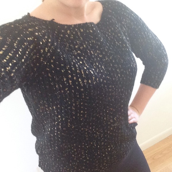 Black and Gold Sweater - Picture 1 of 3