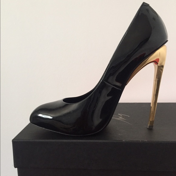 Giuseppe Zanotti black patent leather pump