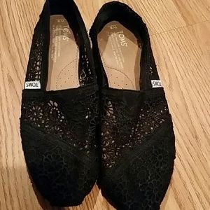 Toms