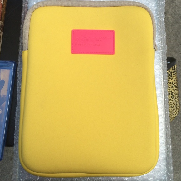 iPad cushion case - Picture 1 of 2