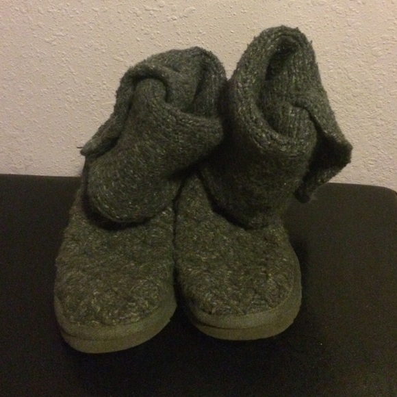 Australian Ugg button up boots