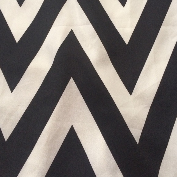 Black and White Chevron Dress - Picture 2 of 3