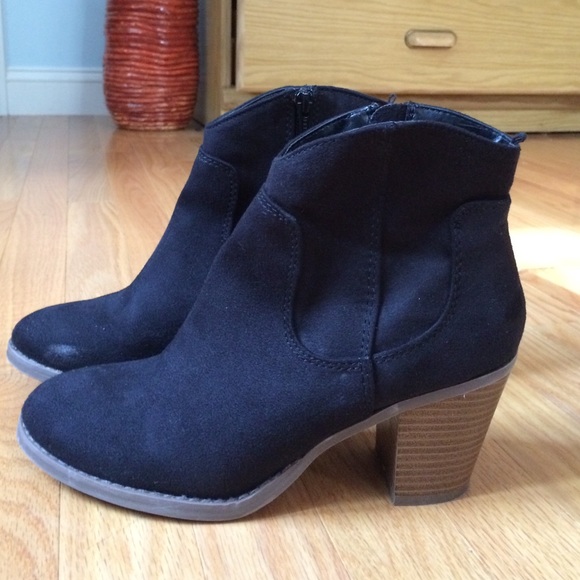 Old navy short wedge boots