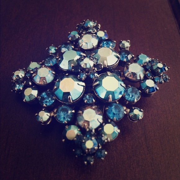 Vintage Blue Brooch 💙💙