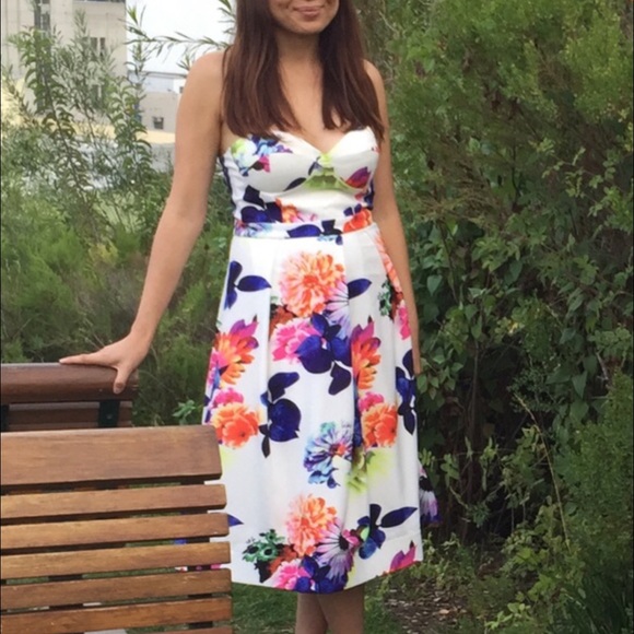 The AZALEA floral strapless dress - WHITE - Picture 3 of 4