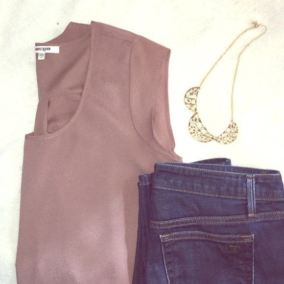 Daniel Rainn Top