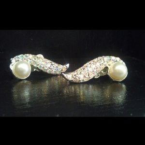 Vintage faux pearl earrings with rhinestones