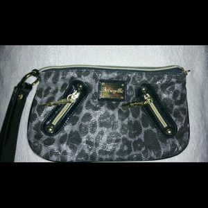 Gorgeous Betsey Johnson wristlet/mini purse ♡♡