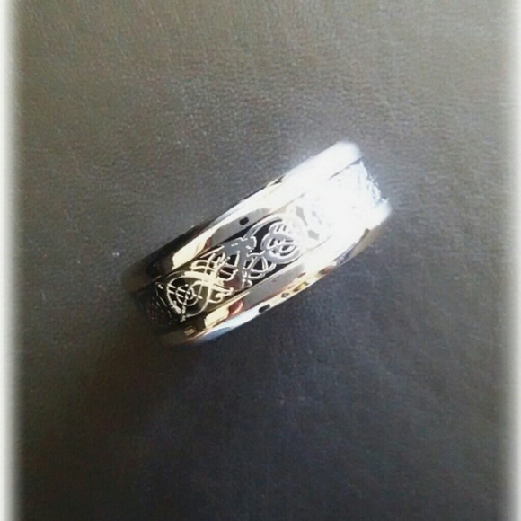 Scroll Work Ring