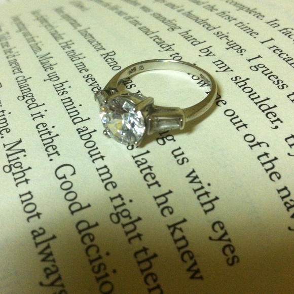 💎💍💎CZ on 925 wedding ring 💎💍💎 - Picture 2 of 3