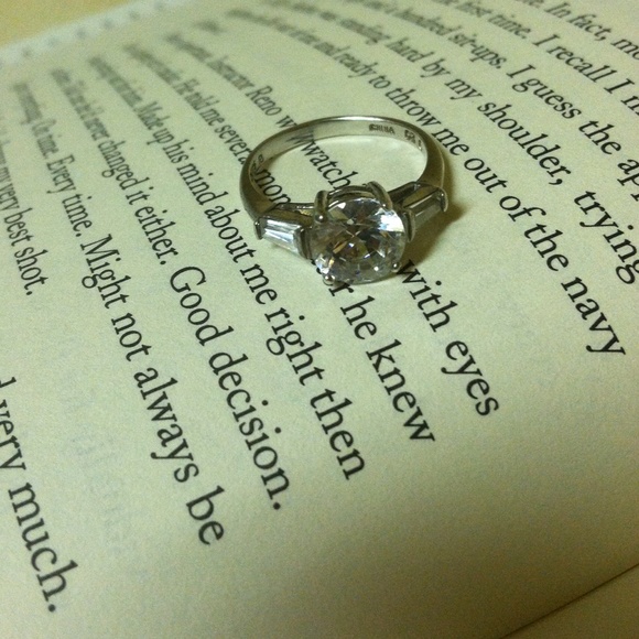 💎💍💎CZ on 925 wedding ring 💎💍💎 - Picture 3 of 3