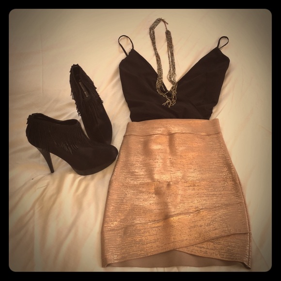 *ON HOLD* NWT BCBG Bandage Skirt Gold Foil - Sz XS