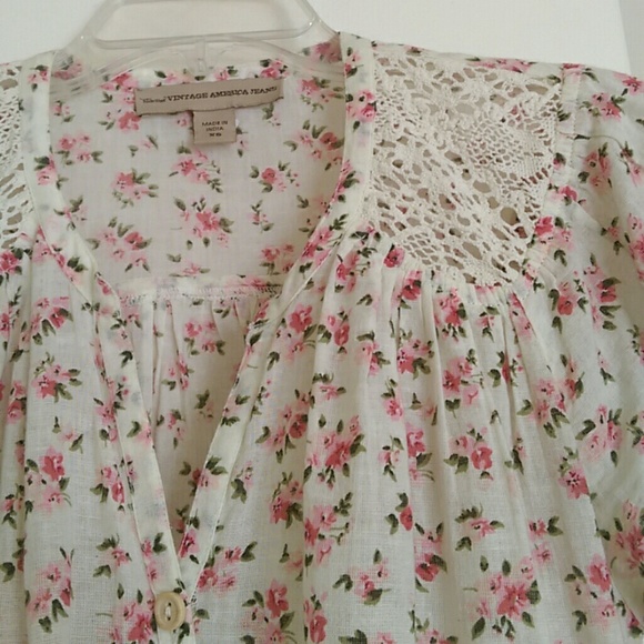 Blouse - Picture 2 of 3