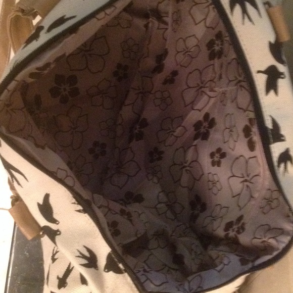 Bird design Duffle Bag - Picture 2 of 3