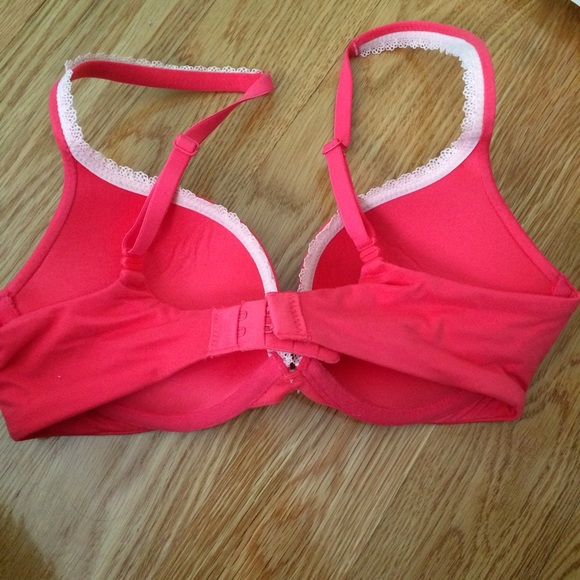 Body by VS pink push up bra - Picture 2 of 4