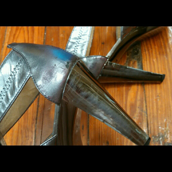 Authentic MICHAEL KORS gunmetal grey Heels - Picture 2 of 2