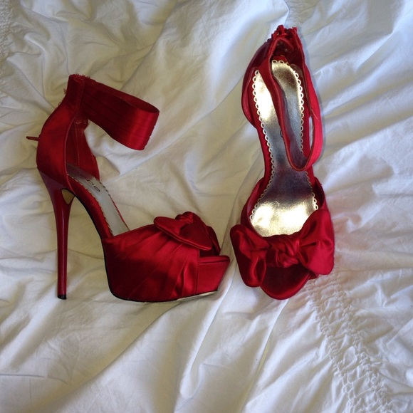 Bebe heels