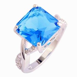 Saucy Blue Topaz 925 Silver Ring