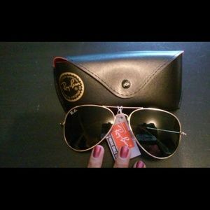 *SOLD* Aviator sunglasses black lense