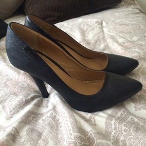 ◼️ Black heels ◼️