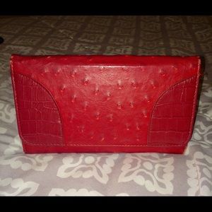 Red clutch